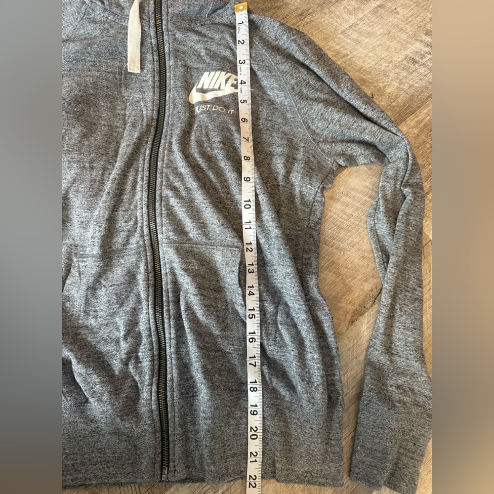 Nike size SM zip up gray thin sweatshirt/t-shirt, transfer logo - Picture 12 of 12